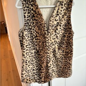 Soft leopard vest